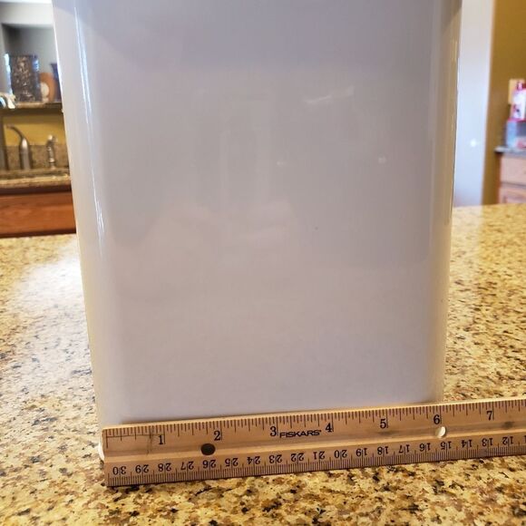 Bread Box food storage container - Picture 5 of 5